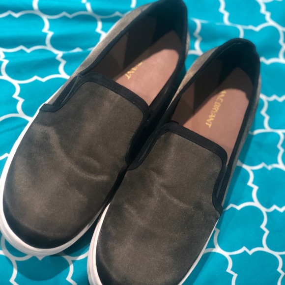 Lane Bryant olive green sneakers - Picture 4 of 4